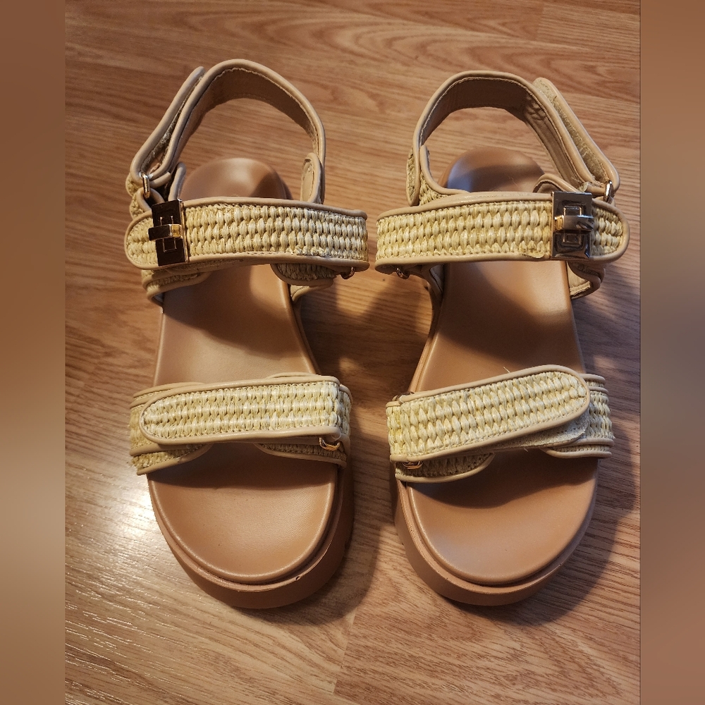 Women's Tan Sandals